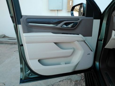 Used 2023 GMC Yukon XL Denali image 11