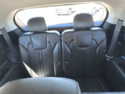 Used 2023 Kia Sorento S image 33