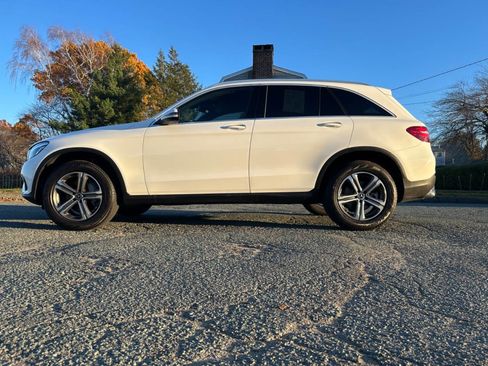 Used 2019 Mercedes-Benz GLC 300 4MATIC w/ Multimedia Package image 1