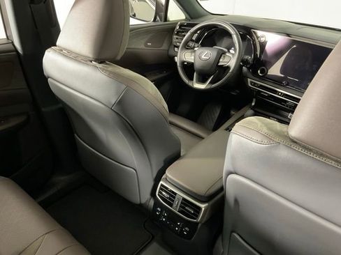 Used 2024 Lexus RX 450h AWD w/ Luxury Package image 29