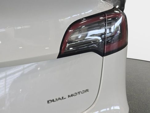 Used 2022 Tesla Model 3 Long Range AWD/4WD image 28