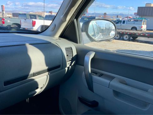 Used 2012 Chevrolet Silverado 2500 W/T image 32