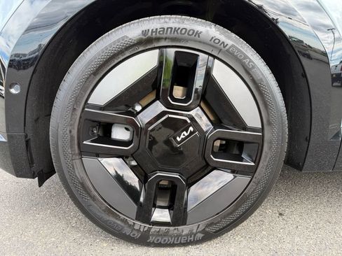 Certified 2024 Kia EV9 GT-Line AWD/4WD image 9