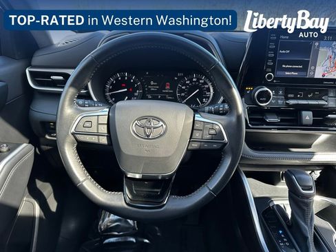 Used 2021 Toyota Highlander XLE image 23