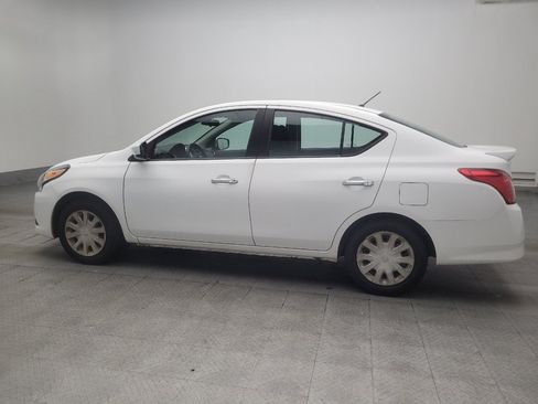 Used 2019 Nissan Versa SV FWD image 3