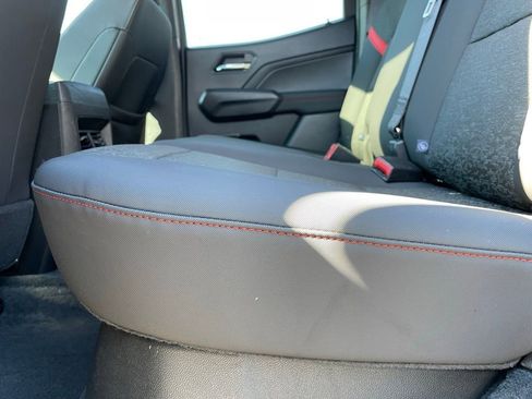 Used 2023 Chevrolet Colorado Z71 w/ Z71 Convenience Package 2 image 39