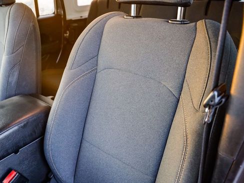 Used 2024 Jeep Wrangler Unlimited image 26