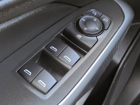 Used 2025 Chevrolet Trax LS w/ LS Convenience Package FWD image 22
