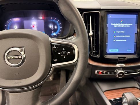 Used 2023 Volvo XC60 B5 Plus w/ Protection Package Premier image 14