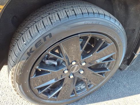 Used 2024 Jeep Wagoneer Launch Edition image 7