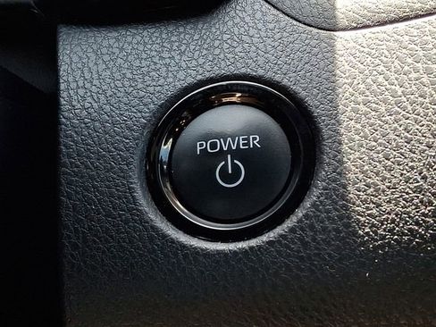 Used 2025 Toyota Camry SE FWD image 23