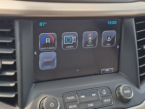 Used 2018 GMC Acadia Denali w/ Technology Package AWD/4WD image 29