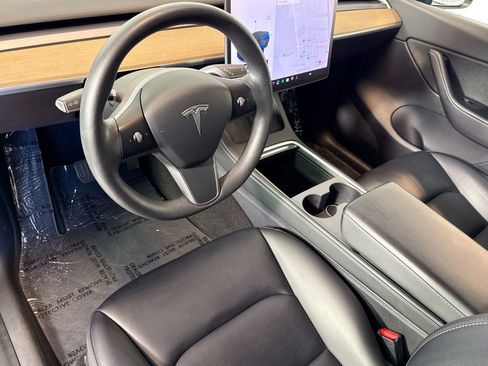 Used 2021 Tesla Model Y Long Range AWD/4WD image 9