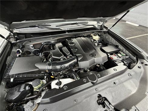 Used 2017 Toyota 4Runner SR5 image 24