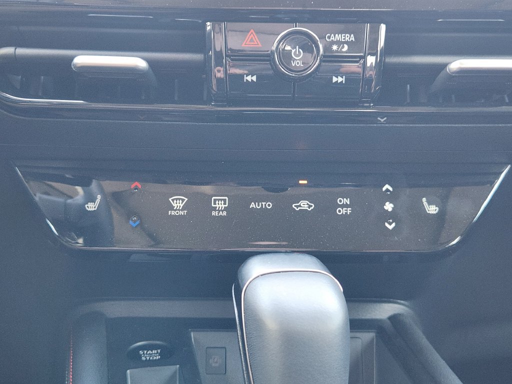 Used 2026 Nissan Kicks SR w/ SR Premium Package FWD image 19