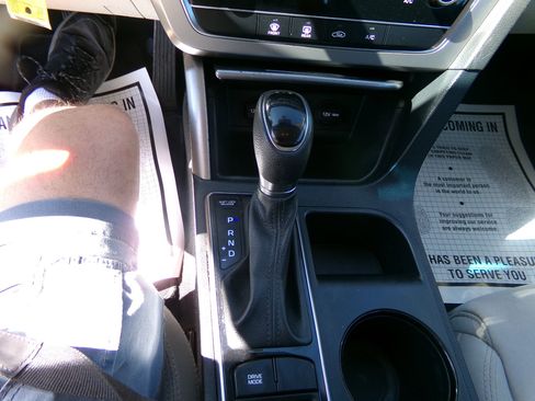 Used 2017 Hyundai Sonata SE w/ Cargo Package image 10