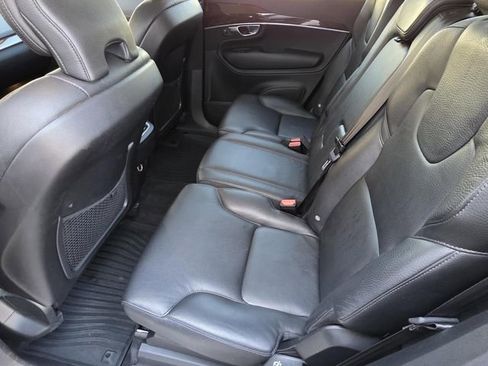 Used 2019 Volvo XC90 T6 Momentum w/ Advanced Package image 10