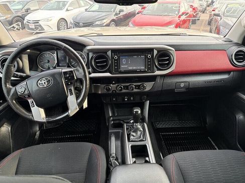 Used 2018 Toyota Tacoma SR5 image 16