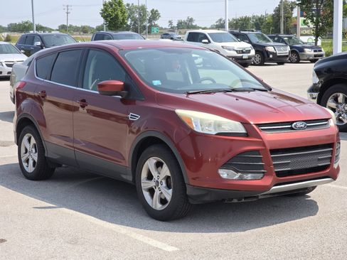 Used 2014 Ford Escape SE FWD image 2
