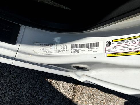 Used 2012 Chrysler 200 Touring image 4