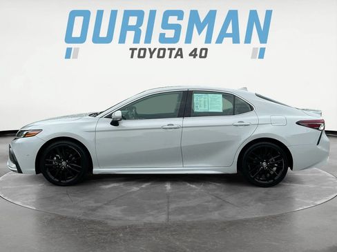 Used 2023 Toyota Camry XSE FWD image 4