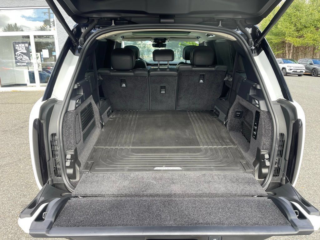 Used 2024 Land Rover Range Rover Long Wheelbase SE AWD/4WD image 14
