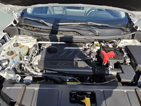 Certified 2024 Nissan Rogue Platinum image 22