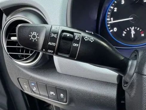 Used 2018 Hyundai Kona SEL w/ SEL Tech Package 02 image 43