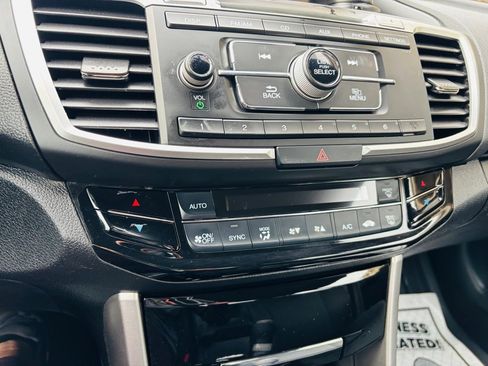 Used 2017 Honda Accord LX image 9
