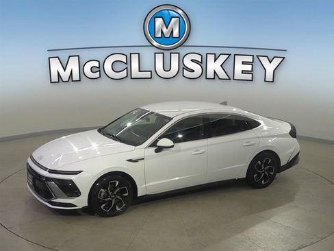 Used 2025 Hyundai Sonata SEL FWD image 1