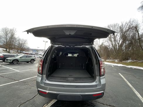 Used 2023 Chevrolet Suburban LS image 19