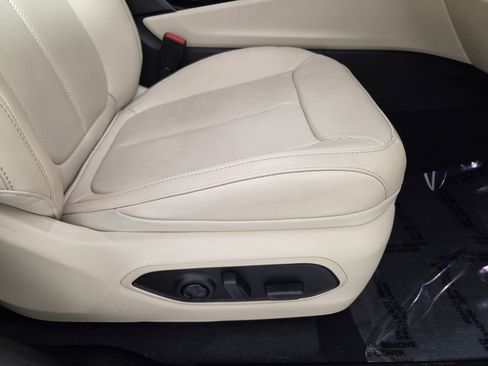 Certified 2024 Jeep Grand Cherokee Limited w/ Luxury Tech Group II image 30