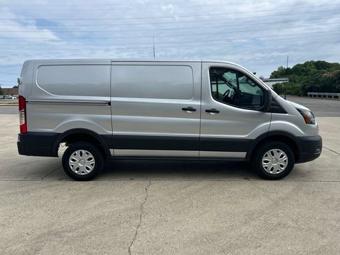 Used 2023 Ford E-Transit Low Roof RWD image 7