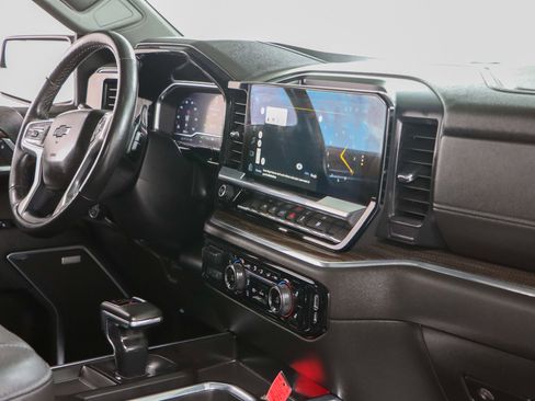 Used 2023 Chevrolet Silverado 1500 RST w/ Redline Edition AWD/4WD image 29