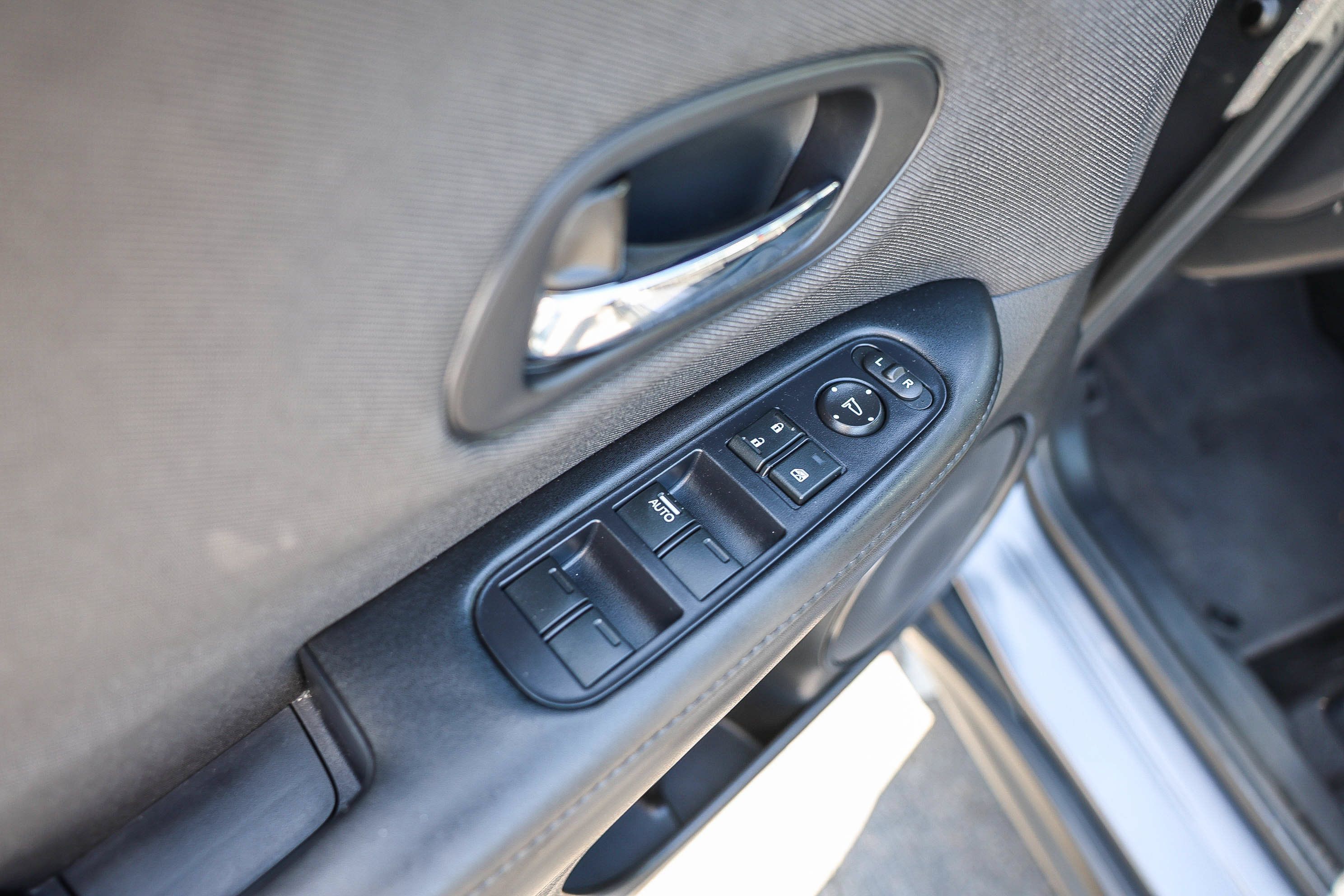 Certified 2020 Honda HR-V LX image 10