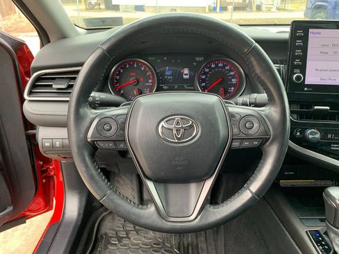 Used 2021 Toyota Camry XSE image 28