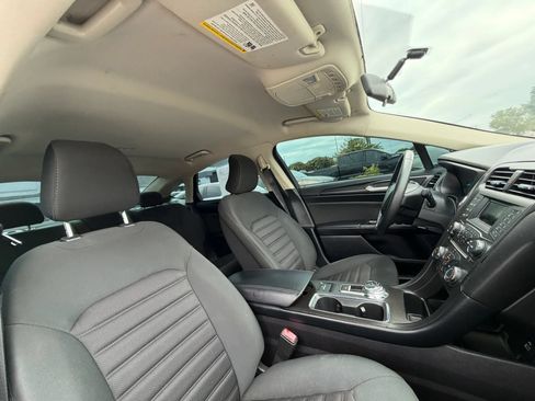 Used 2018 Ford Fusion S w/ Equipment Group 101A FWD image 18