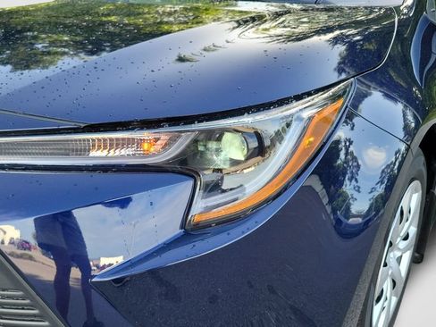 Used 2025 Toyota Corolla LE FWD image 9