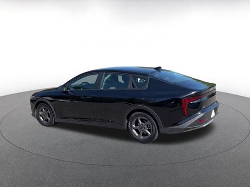 Used 2025 Kia K4 LXS image 8