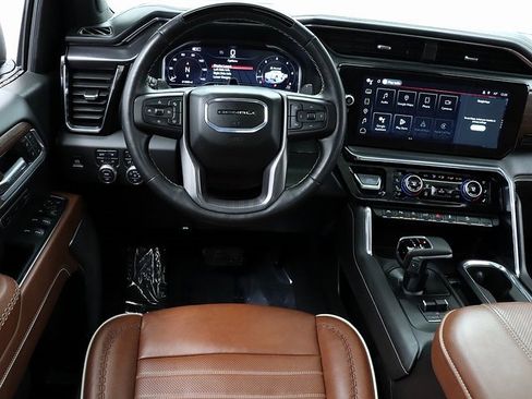 Used 2025 GMC Sierra 1500 Denali Ultimate image 16
