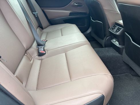 Used 2023 Lexus ES 250 w/ Premium Package image 15