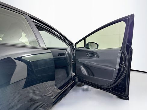 Used 2025 Toyota Prius LE image 30