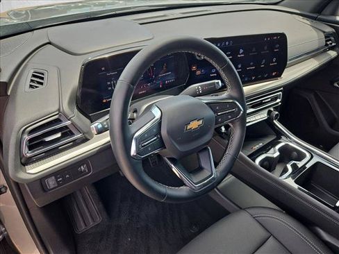Used 2026 Chevrolet Traverse LT FWD image 10