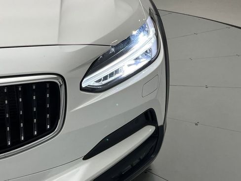Used 2020 Volvo V90 T6 Cross Country image 39