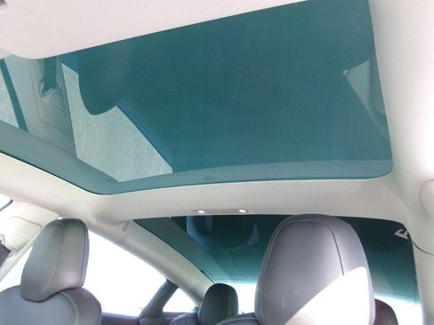 Used 2018 Tesla Model 3 Mid Range image 16