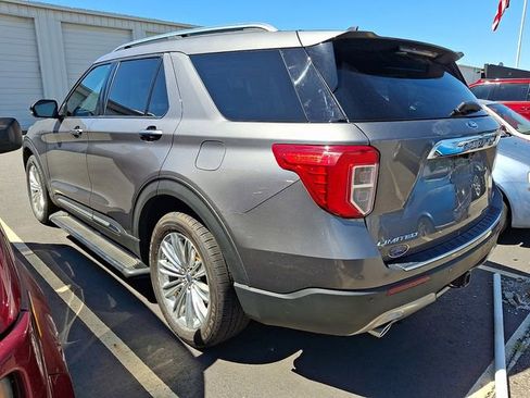 Used 2021 Ford Explorer Limited w/ Equipment Group 301A AWD/4WD image 4