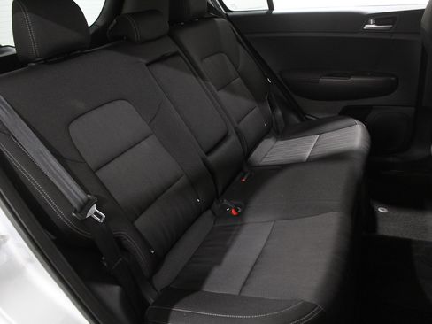 Used 2022 Kia Sportage LX image 17