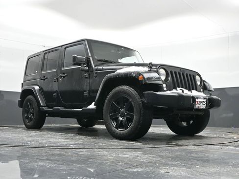 Used 2014 Jeep Wrangler Unlimited Sahara image 46