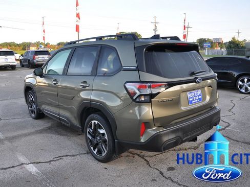 Used 2025 Subaru Forester Limited AWD/4WD image 3