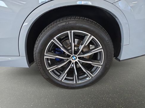 Certified 2024 BMW X5 xDrive40i w/ M Sport Package AWD/4WD image 32